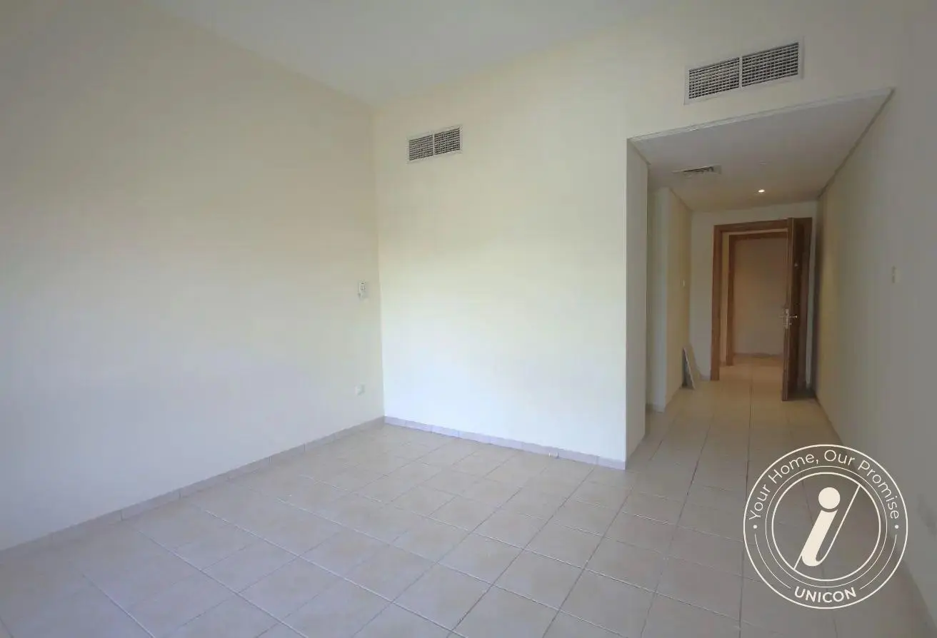 Apartment for sale in Building 110, Cactus Cluster